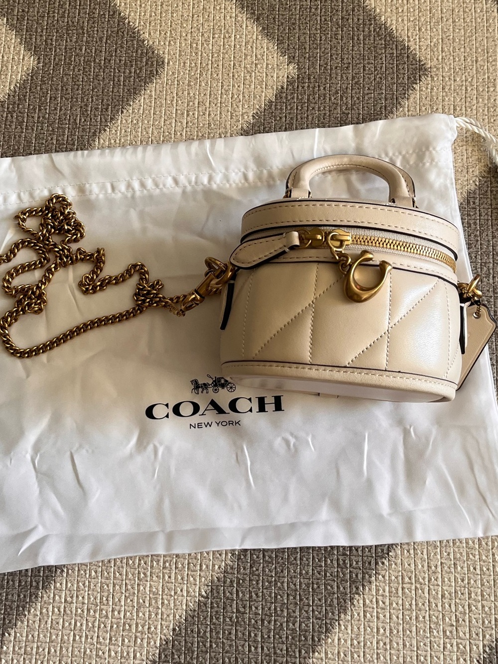 Coach trail crossbody bag 12 in chalk